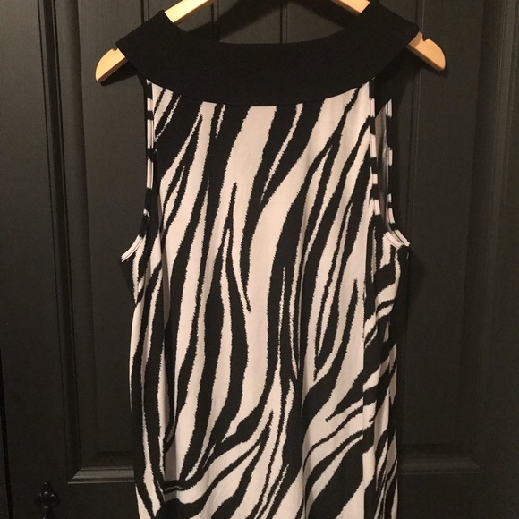 Apostrophe Zebra Print Top - Picture 5 of 6